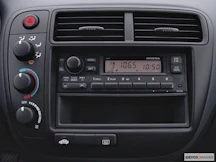 2000 Honda Civic Closeup of radio head unit