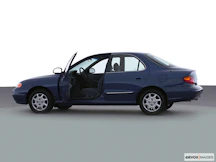 2000 Hyundai Elantra Reviews, Pricing, and Specs CARFAX