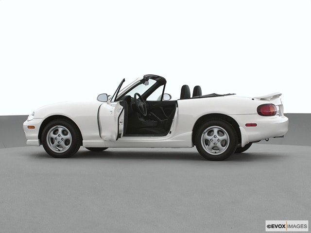 2000 Mazda Miata Review | CARFAX Vehicle Research