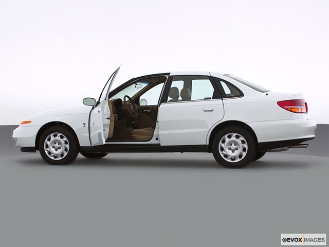 2000 Saturn L-Series Driver's side profile with drivers side door open