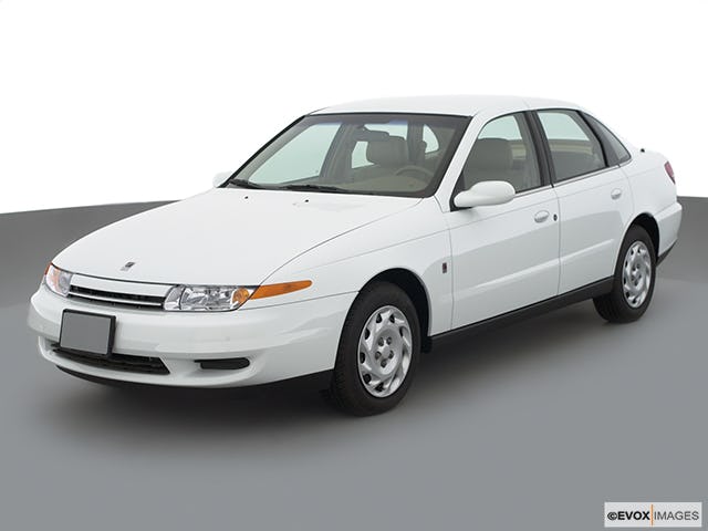 2000 Saturn L-Series Front angle view