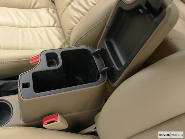 2000 Saturn L-Series Front center divider