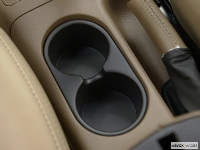 2000 Saturn L-Series Cup holders