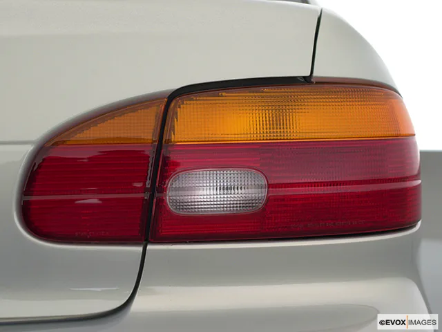 2001 Chevrolet Prizm Passenger Side Taillight