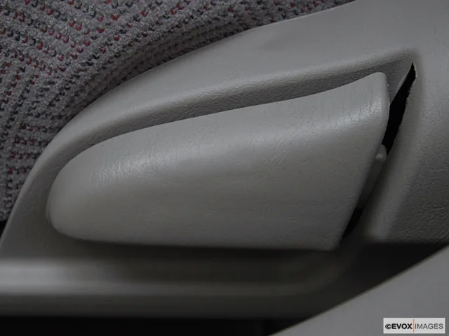 2001 Chevrolet Prizm Seat Adjustment Controllers