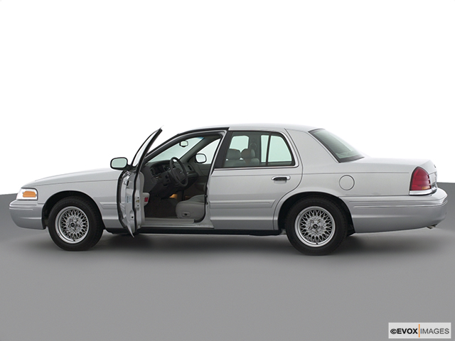 2001 Ford Crown Victoria Review, Pricing, and Specs | CARFAX