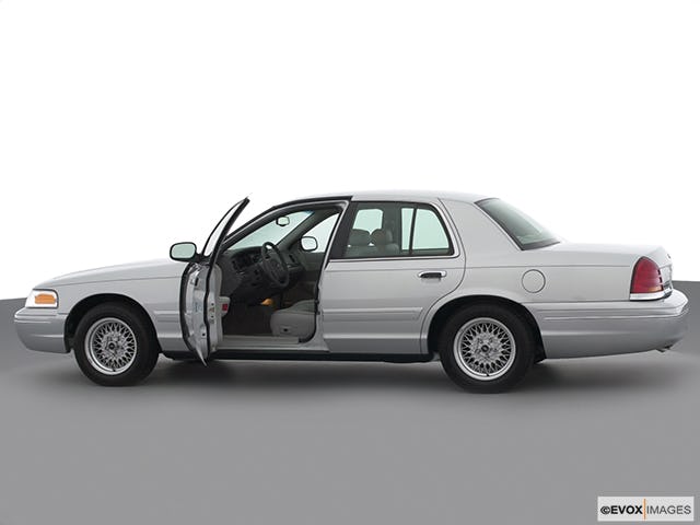 2001 Ford Crown Victoria Review, Pricing, and Specs | CARFAX