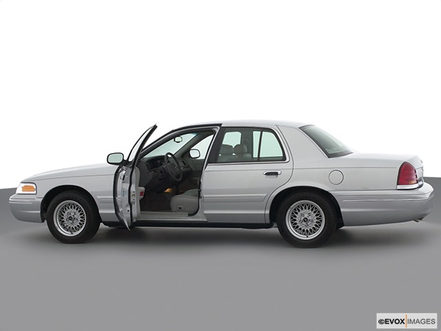 2001 Ford Crown Victoria Review | CARFAX Vehicle Research