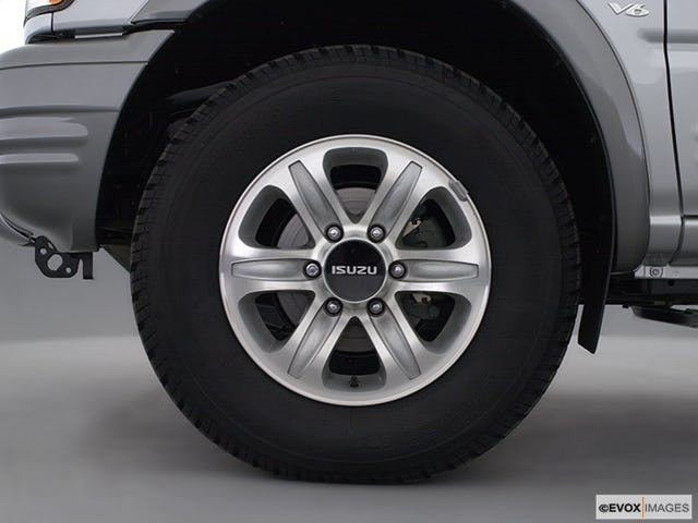 2002 Isuzu Rodeo Sport Review, Pricing, and Specs | CARFAX