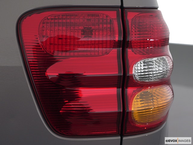 2002 Toyota Sequoia Review | CARFAX Vehicle Research