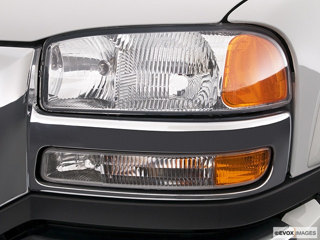 2004 Gmc Sierra 2500hd Review Carfax Vehicle Research 2004 Gmc Sierra 2500hd Drivers Side Headlight