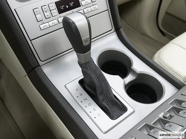 2004 Lincoln Navigator Review, Pricing, and Specs | CARFAX