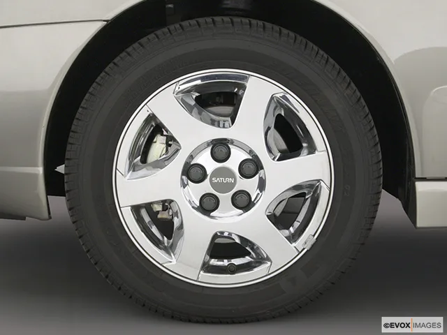 2004 Saturn L300 Front Drivers side wheel at profile