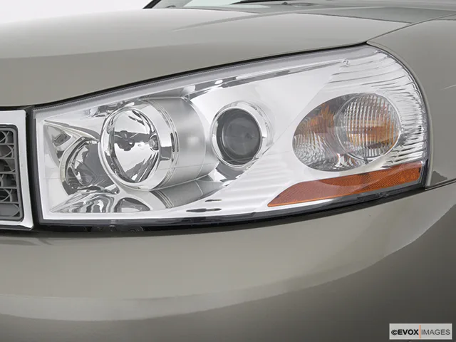 2004 Saturn L300 Drivers Side Headlight