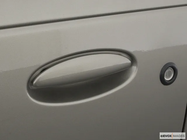 2004 Saturn L300 Drivers Side Door handle