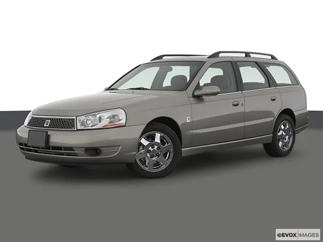 2004 Saturn L300 Front angle medium view