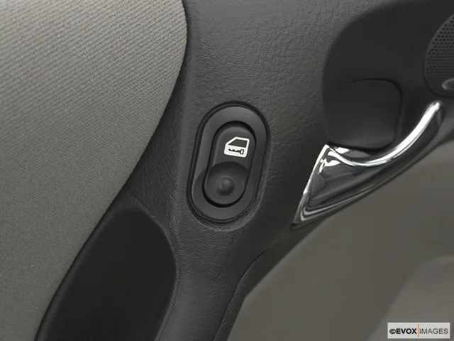 2004 Saturn L300 Driver's side inside window controls