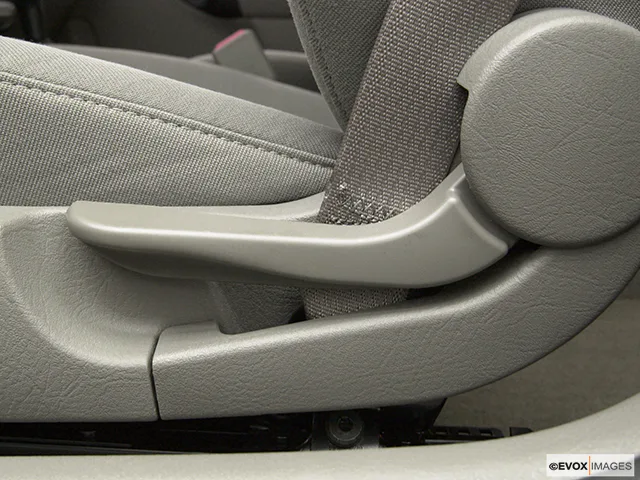 2004 Saturn L300 Seat Adjustment Controllers
