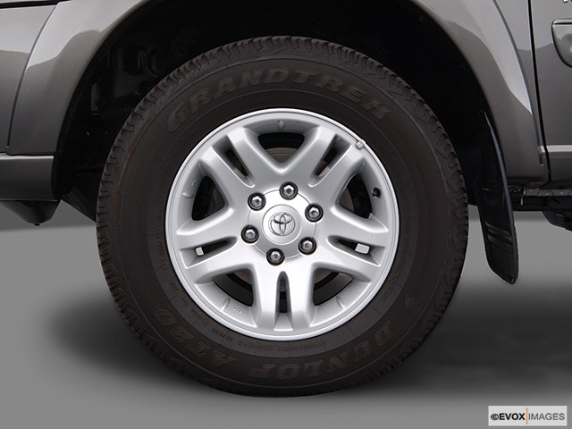 2004 Toyota Tundra Review | CARFAX Vehicle Research 2001 Toyota Tundra Tire Size P245 70r16 Base