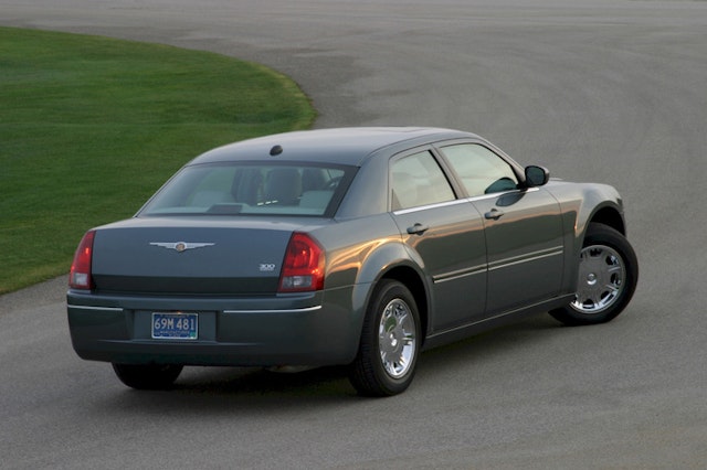 2005 Chrysler 300 Review CARFAX Vehicle Research