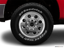 2005 Ford F-250 Super Duty Front Drivers side wheel at profile
