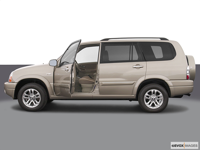 ラクトロン 2005 Suzuki XL-7 Review, Pricing, and Specs | CARFAX