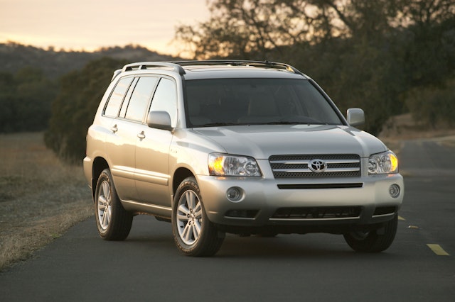 2005 Toyota Highlander Review | CARFAX Vehicle Research