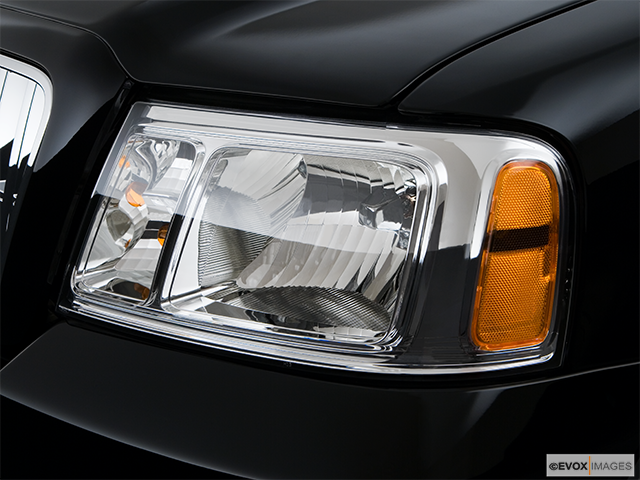 2008 Lincoln Mark LT Drivers Side Headlight