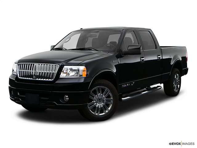 2008 Lincoln Mark LT Front angle medium view