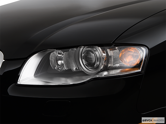 2009 Audi S4 Drivers Side Headlight