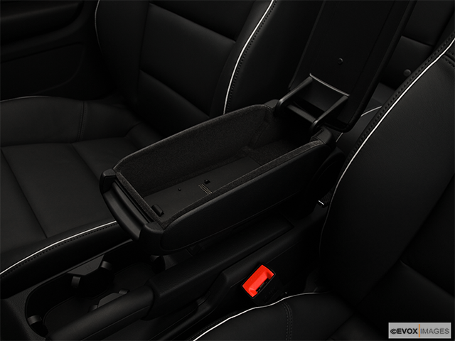 2009 Audi S4 Front center divider