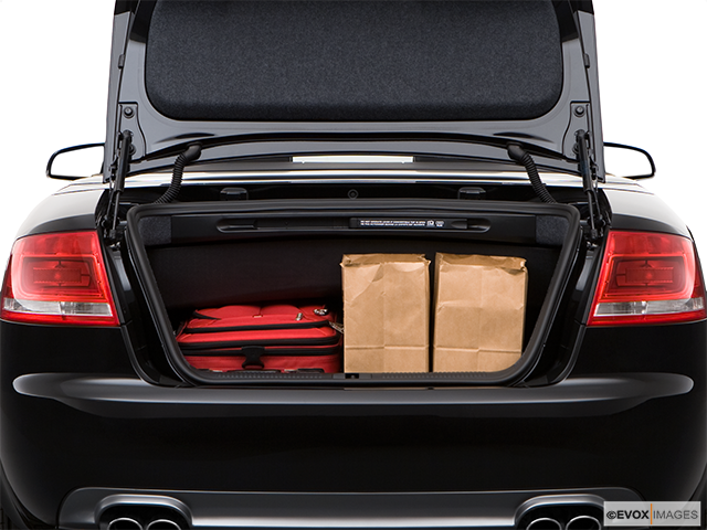 2009 Audi S4 Trunk props