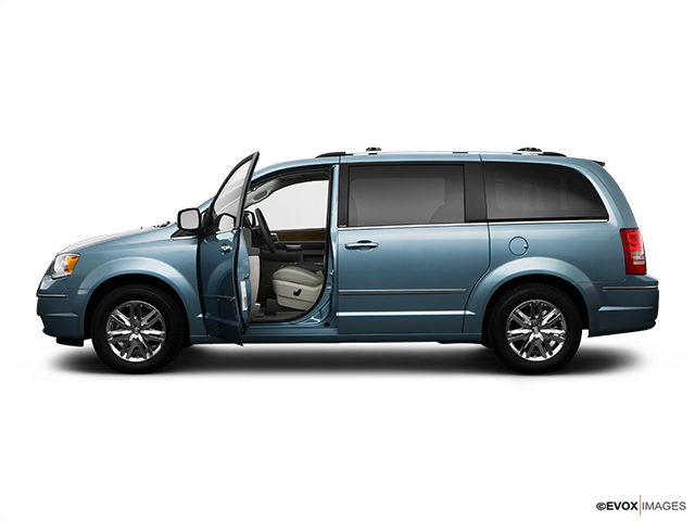 2009 Chrysler Town & Country Review, Pricing, and Specs | CARFAX