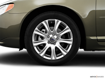 2009 Volvo S80 Front Drivers side wheel at profile