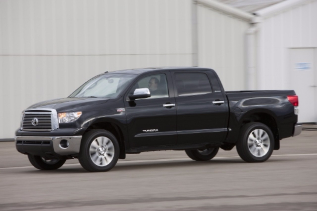 Tundra　英語版 Pre-Owned 2023 Toyota Tundra 4WD Limited Short Bed in