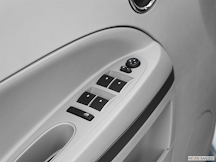 2011 Chevrolet HHR Driver's side inside window controls