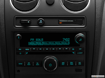2011 Chevrolet HHR Closeup of radio head unit