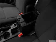 2011 Dodge Caliber Front center divider