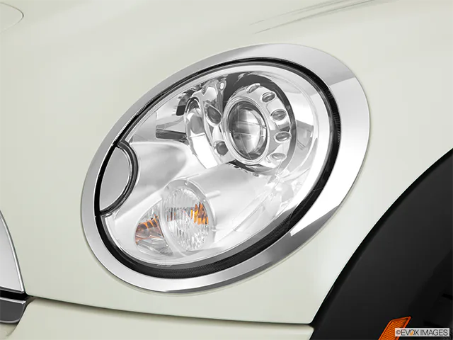 2011 MINI Cooper Clubman Drivers Side Headlight