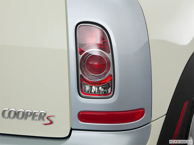 2011 MINI Cooper Clubman Passenger Side Taillight