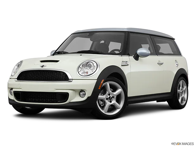 2011 MINI Cooper Clubman Front angle medium view
