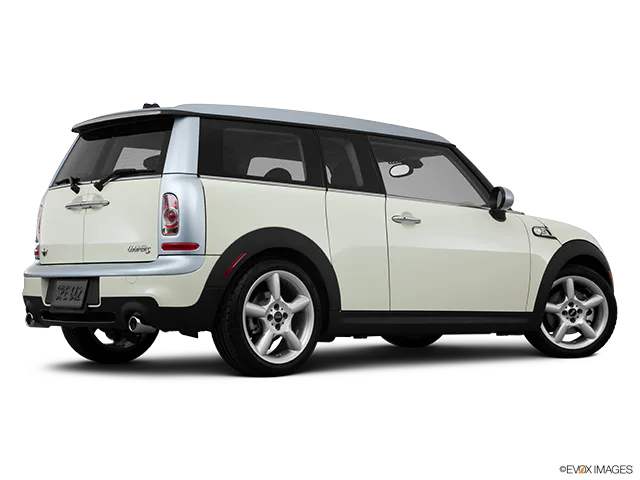 2011 MINI Cooper Clubman Low/wide rear 5/8