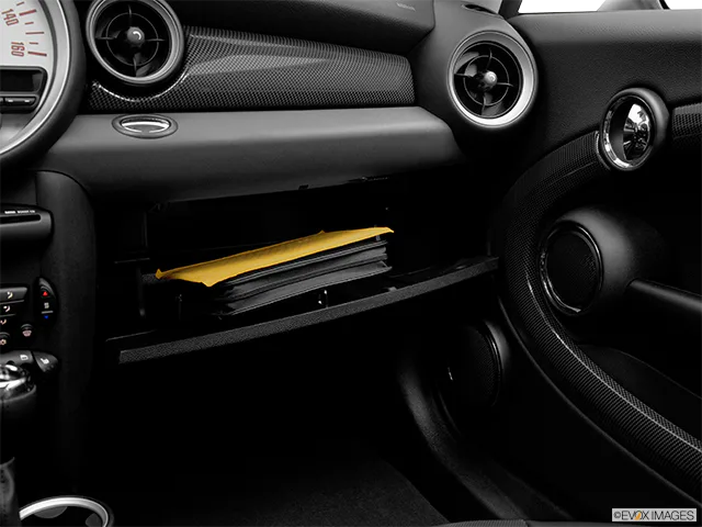 2011 MINI Cooper Clubman Glove box open