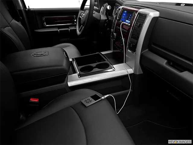 2012 Ram 3500 Auxiliary jack props