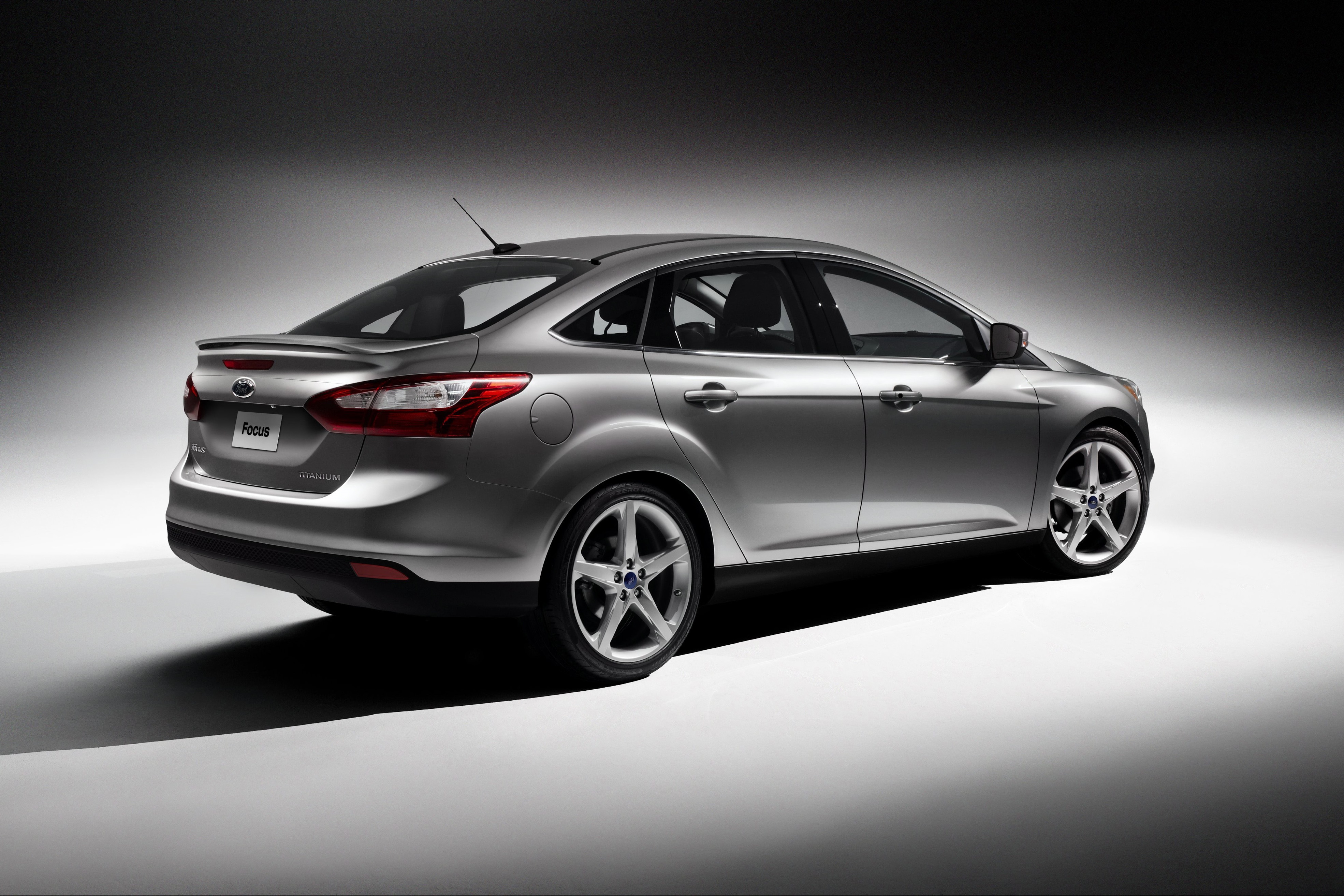2013 Ford Focus Reviews, Insights, and Specs