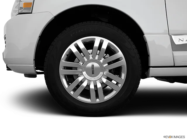 2014 Lincoln Navigator L Review, Pricing, and Specs | CARFAX