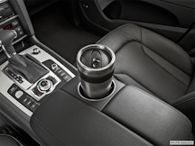 2015 Audi Q7 Cup holder prop (primary)