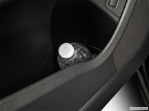 2015 Audi Q7 Cup holder prop (tertiary)