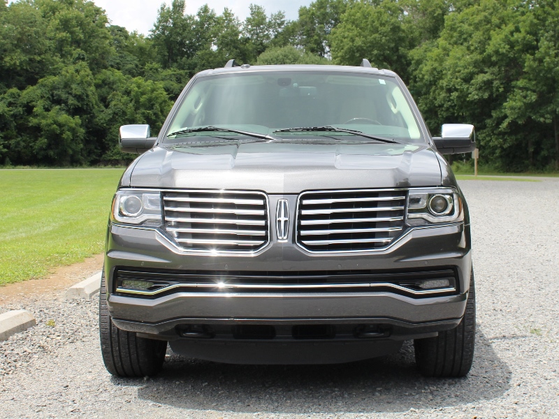 2015 Lincoln Navigator Review, Pricing, and Specs | CARFAX