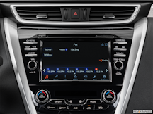 2016 Nissan Murano Closeup of radio head unit
